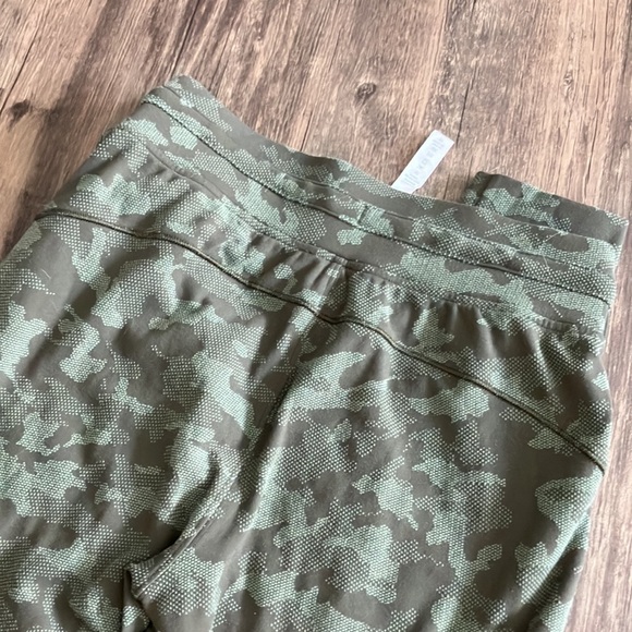 Lululemon joggers - Picture 3 of 4